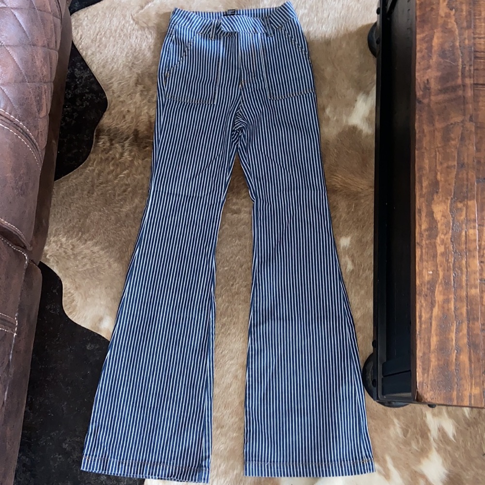 Striped flares - Picture 2 of 4